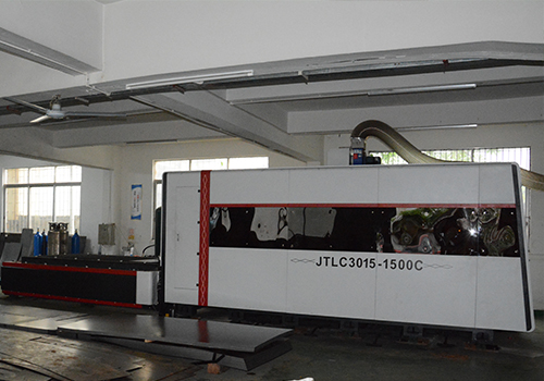 藍盾機電鈑金部-激光切割機